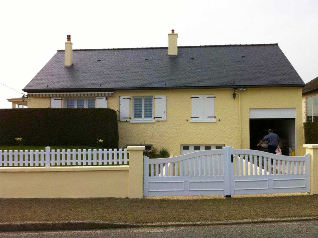 Ets GHECHAM COUVREUR : Charpente toiture façade : Sarthe 72 : travaux de Couverture, charpente, demoussage et peinture hydrofuge toit, étanchéité et isolation combles, ravalement façade, bardage, maçonnerie. Le Mans, Évron..